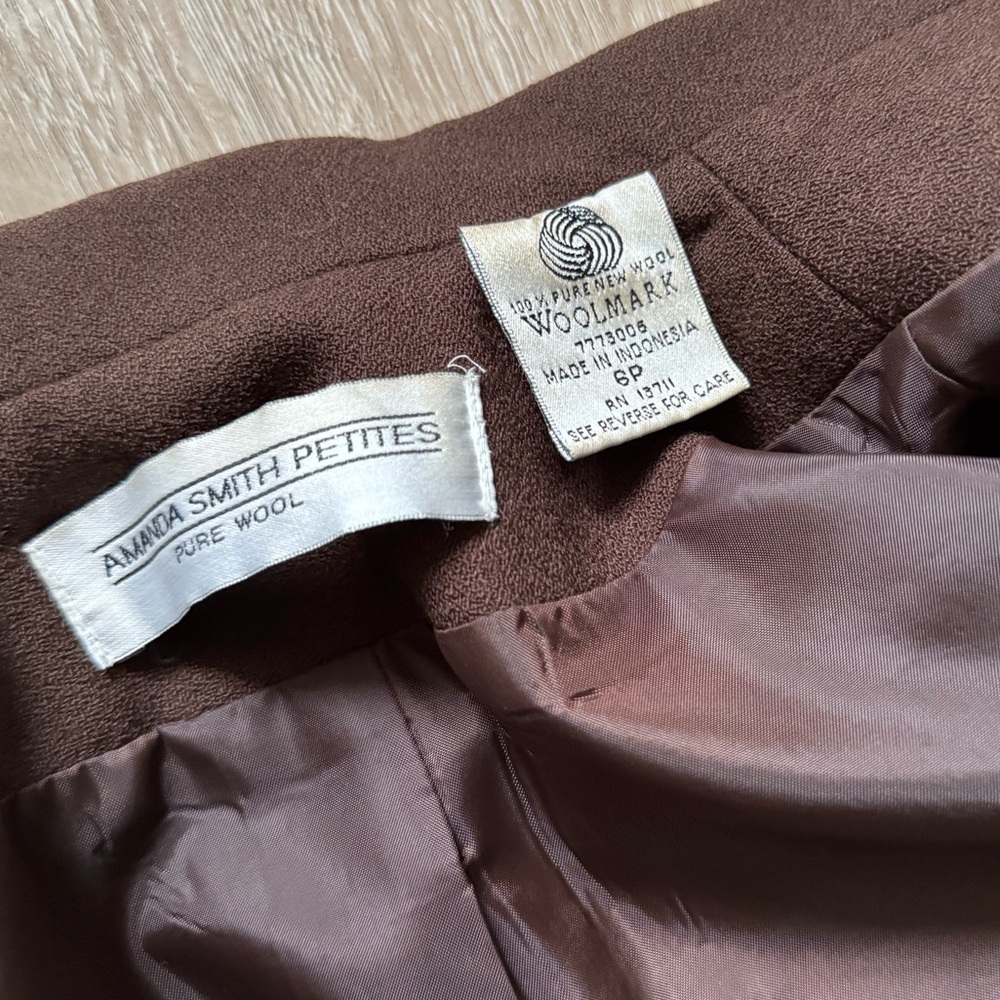 Vintage Women’s 100% Wool Chocolate Brown Double Breasted Blazer - Picture 9 of 10